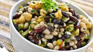 Insalata di legumi e verdure