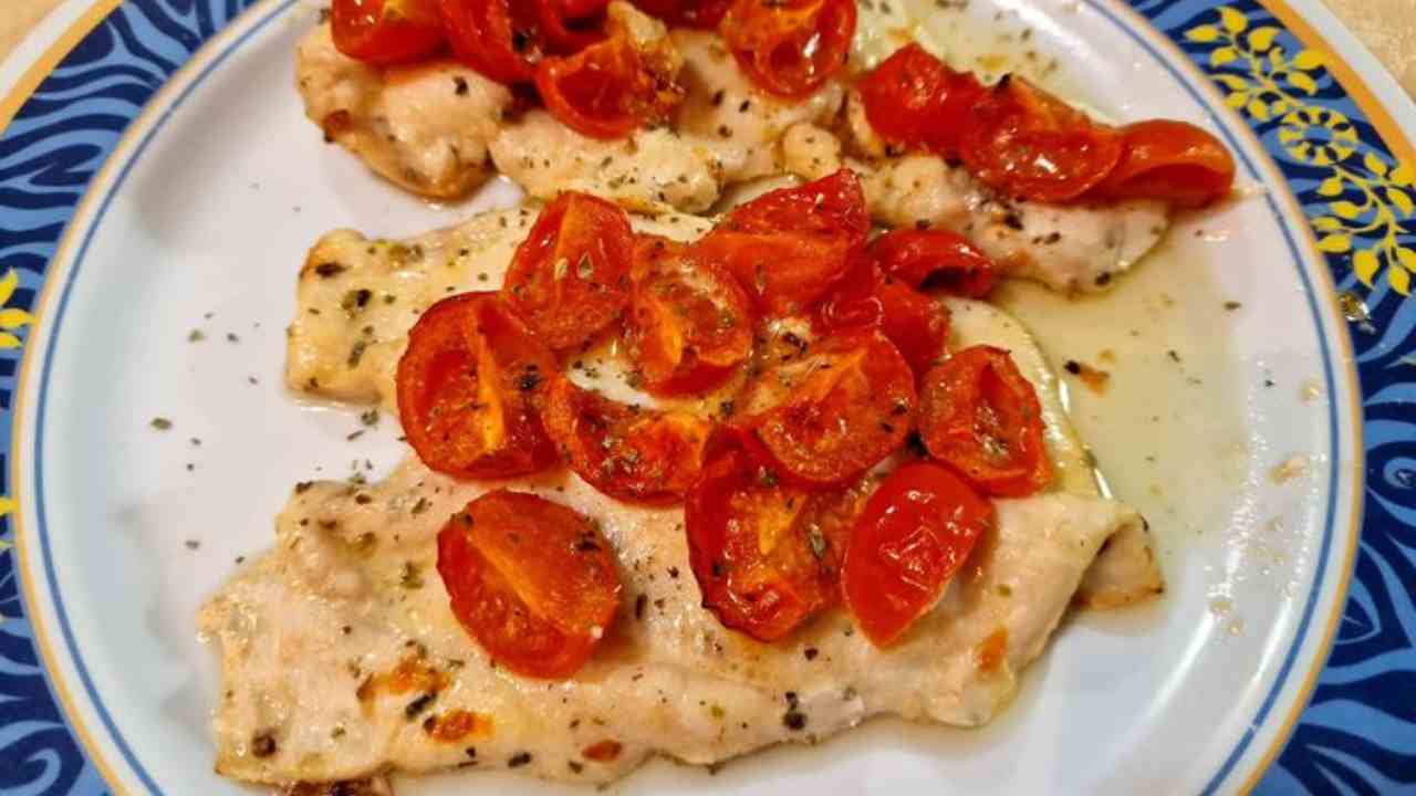 Pollo di pollo e pomodorini