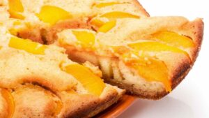 Torta con le pesche
