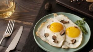 Uova al tegamino con tartufo