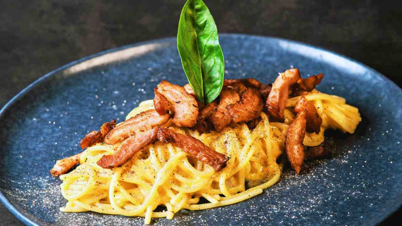 pasta con crema di patate allo zafferano e pancetta