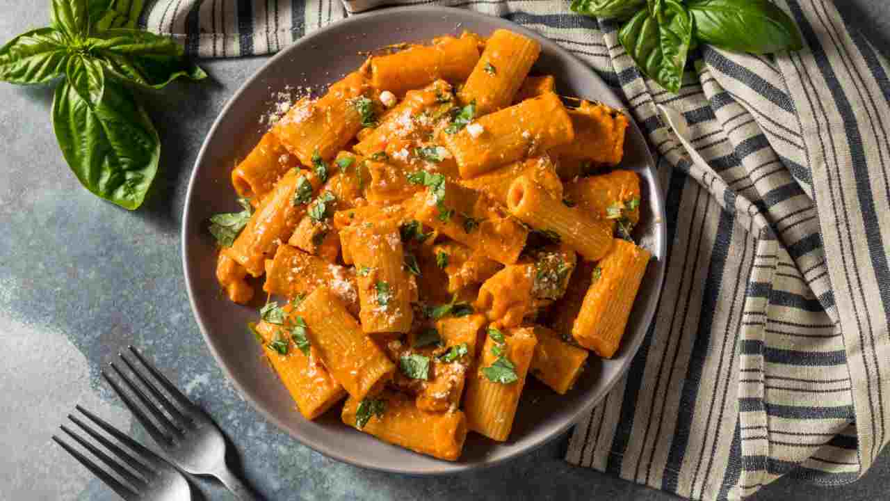 pasta con panna e pomodoro