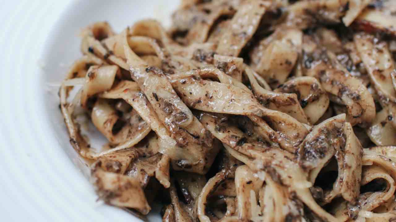 pasta olive e mandorle