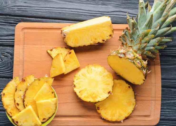 Ananas a fette