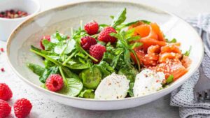Insalata con salmone e ricotta