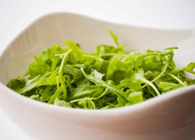 Rucola in una ciotola