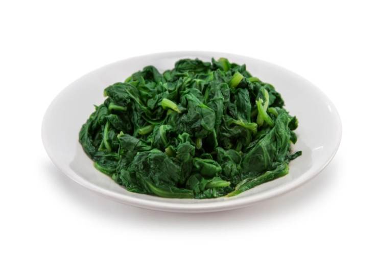 Spinaci in un piatto