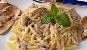 Trofie funghi e timo