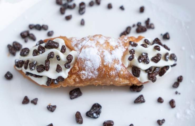 cannolo siciliano