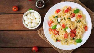 farfalle pomodori mozzarella