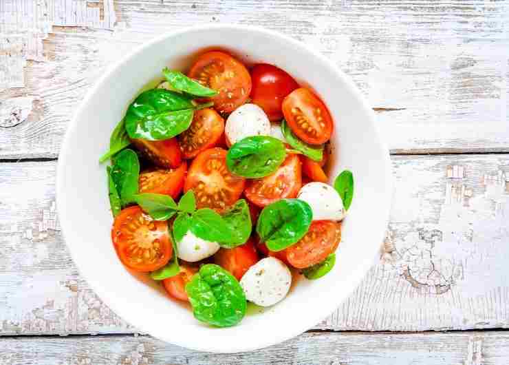 farfalle pomodori mozzarella