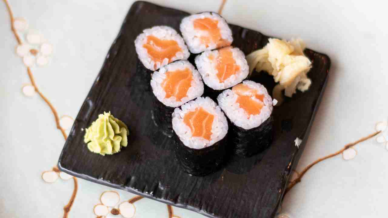 hosomaki salmone