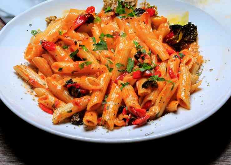 piatto di penne alla marinara