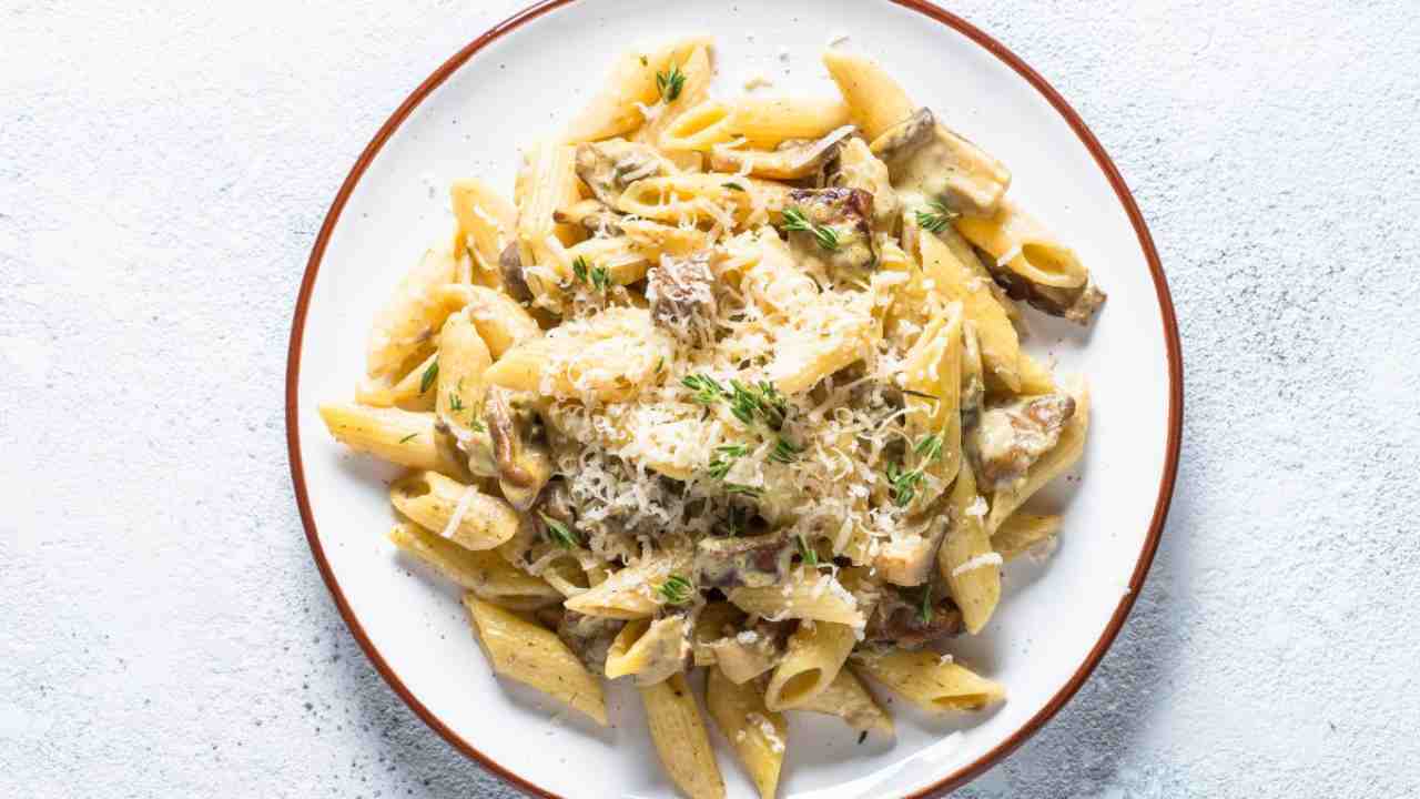 pasta con alici, capperi e finocchietto