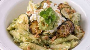 penne ricotta e zucchine