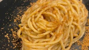 spaghettoni burro e acciughe