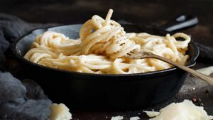 spaghetti cacio e pepe