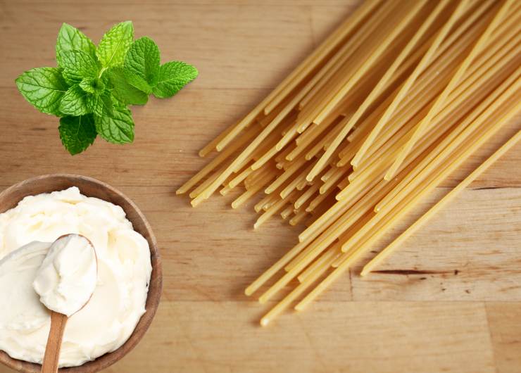 spaghetti ricotta e menta