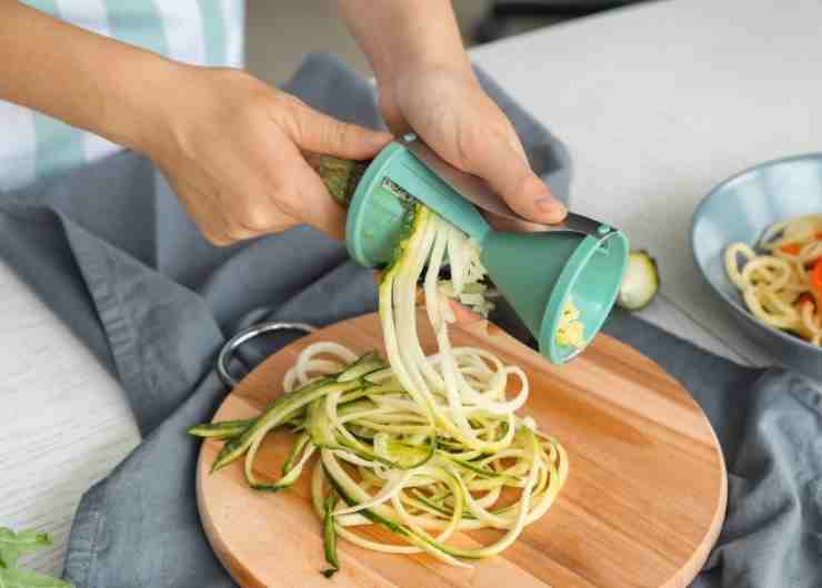 spaghetti di zucchine tricolore