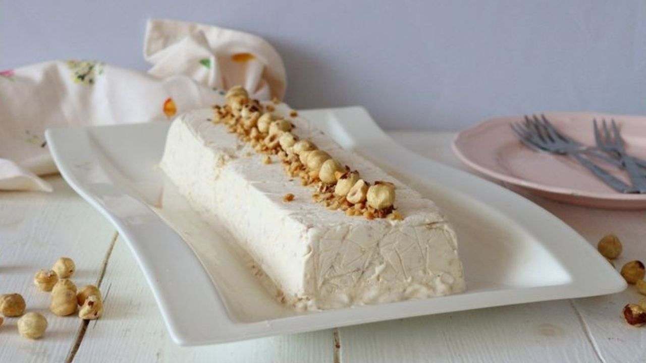 torta gelato alle nocciole