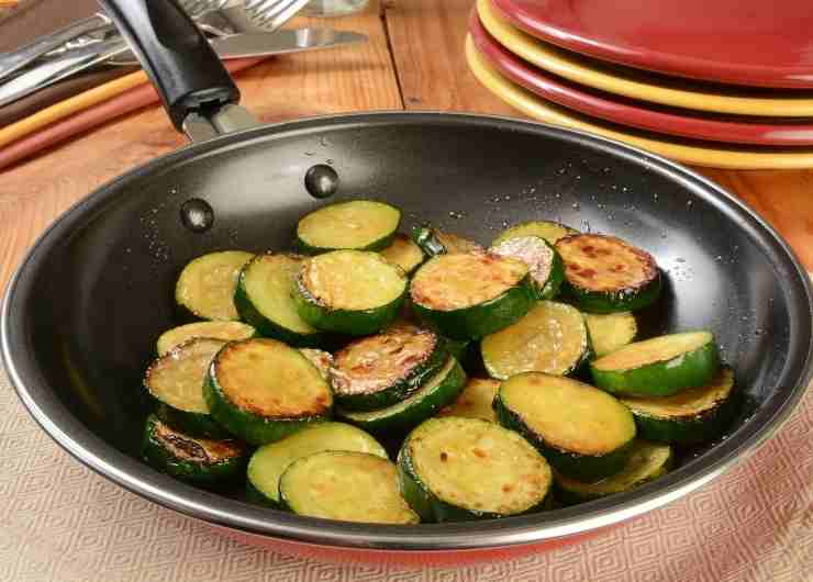 trofie al pesto di pomodorini e zucchine